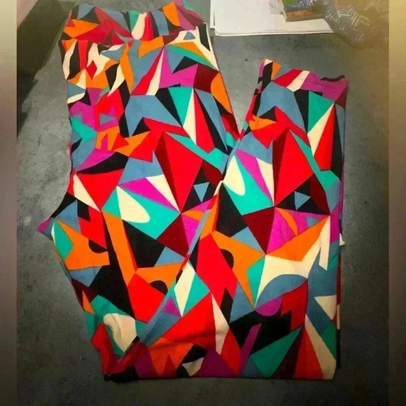 Lularoe TC2 vibrant  geometric leggings from Og designer Patrick. nWT - Picture 2 of 5